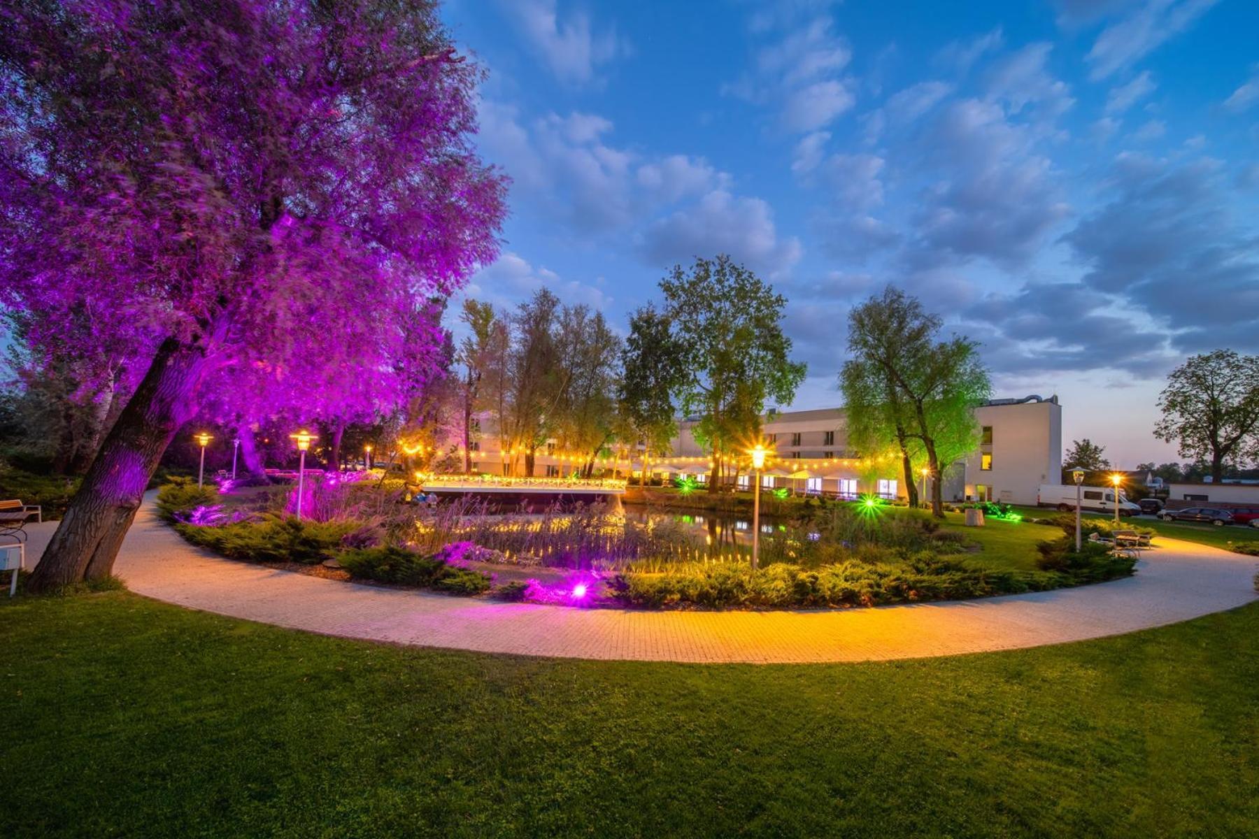 Green Garden Hotel Raszyn Dış mekan fotoğraf