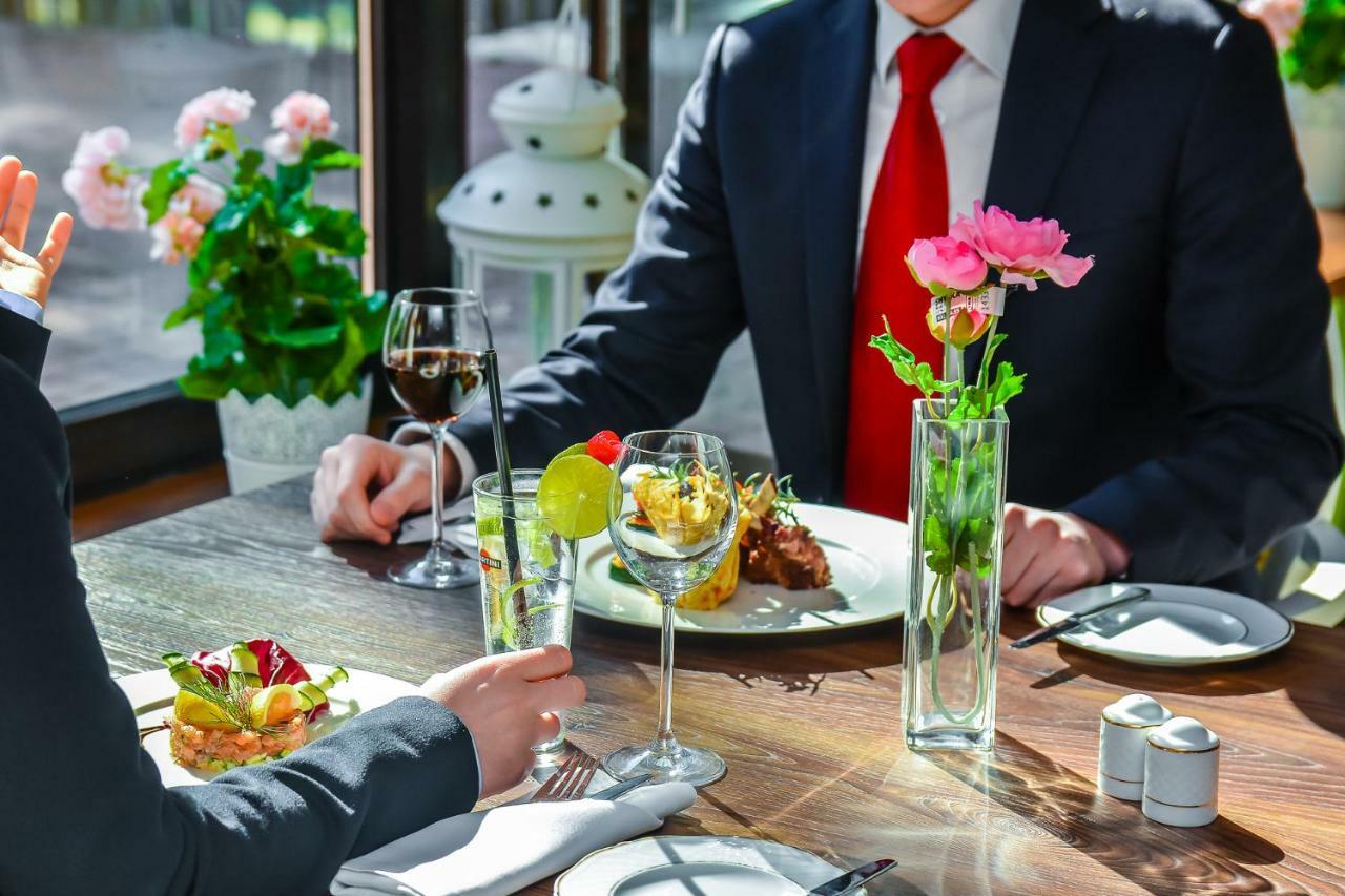 Green Garden Hotel Raszyn Dış mekan fotoğraf